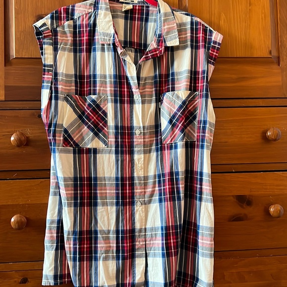 Woman’s Levi’s Button Down Shirt Size XL - Picture 1 of 3